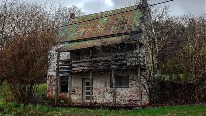 135 Year Old Abandoned Tenant Farm Houses W Lovely Porches