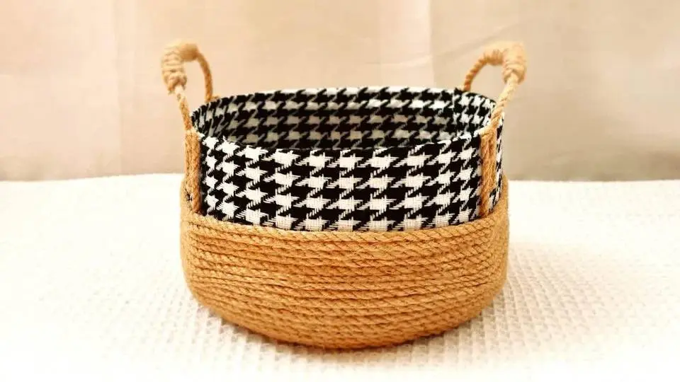 Use a Mineral Water Bottle to Make a Storage Basket