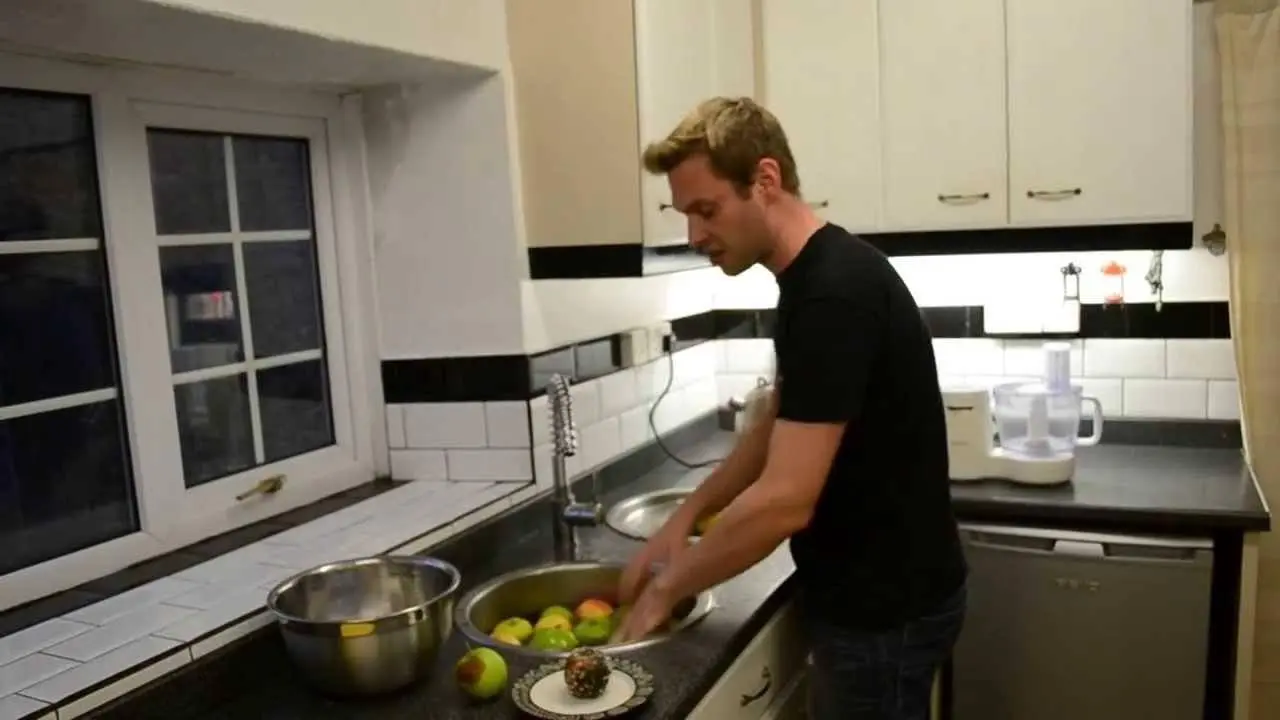 How to Make Hard Scrumpy Cider from Apples at Home
