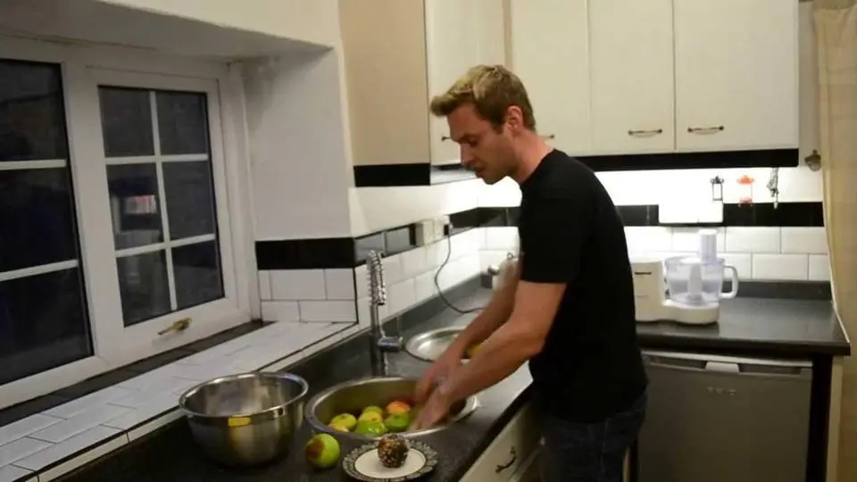 How to Make Hard Scrumpy Cider from Apples at Home
