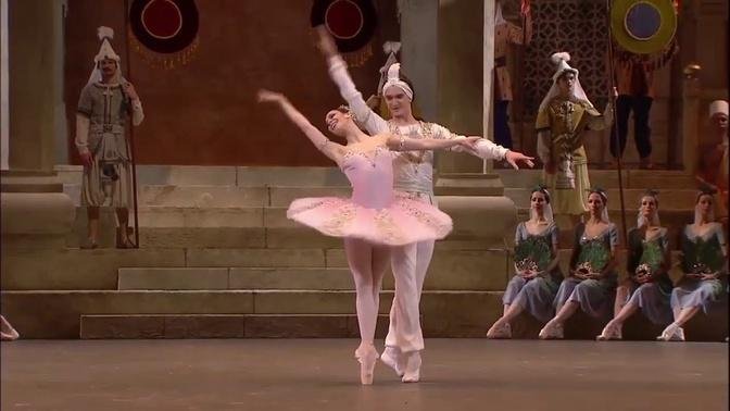 Pas De Action Gamzati - Maria Alexandrova - La Bayadere - Bolshoi Ballet