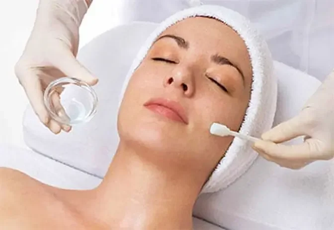 Red, Flaky, Fabulous? Navigating Chemical Peel Aftercare in Dubai