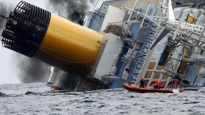 Insane Ship Crashes and Fails Caught on Camera #2