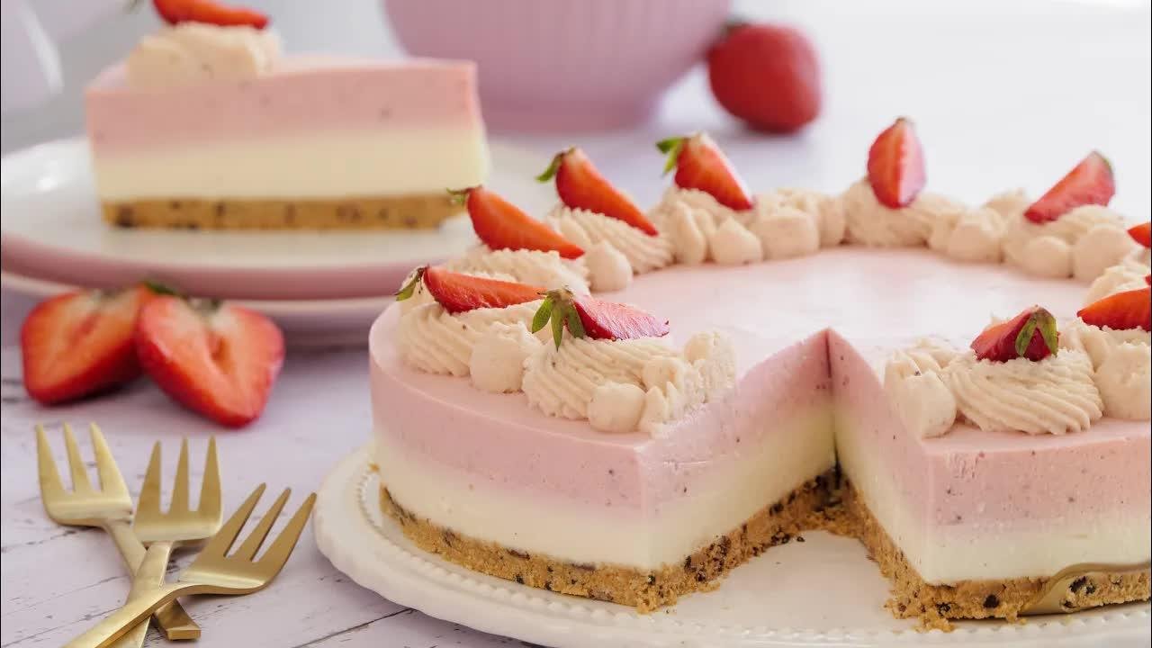 Erfrischende Erdbeer-Torte 🍓 mit Quark-Sahne-Creme | Sommertorte ...
