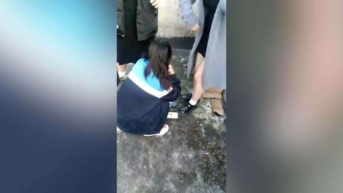 11月18日，四川绵阳市三台县北坝镇梓州中学发生校园凌霸事件。此视频在网路曝光后引发民众愤怒。