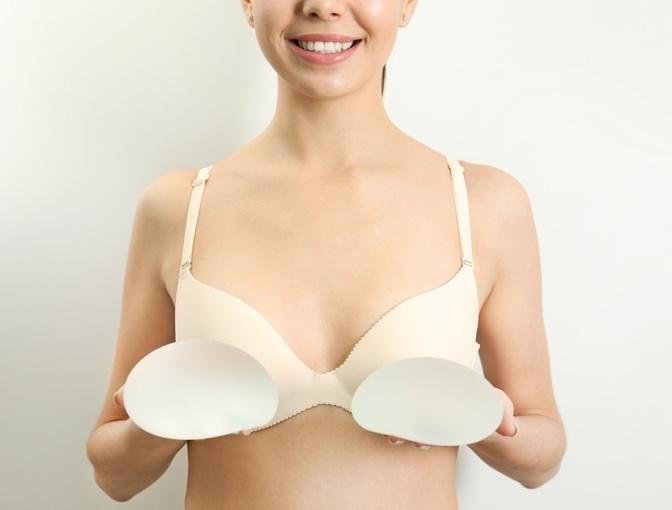 Dubai Glamour: Tailored Breast Augmentation Excellence