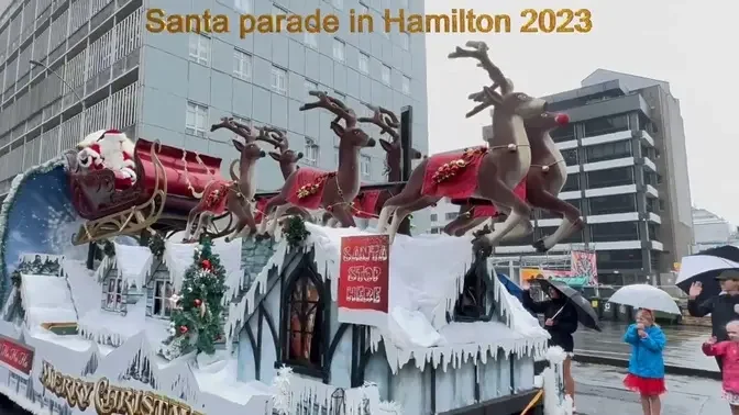 Santa parade in Hamilton New Zealand 2023.2023年新西兰哈密尔顿的圣诞游行。