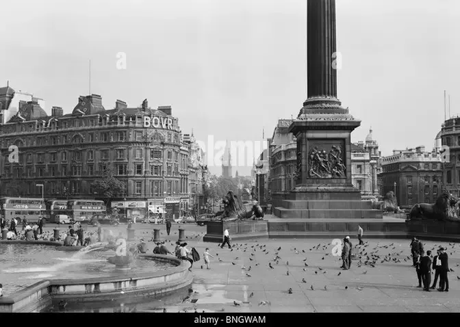 1960 London: The Strand, the Tower of London & Parliament Square