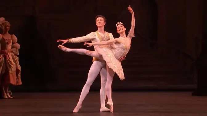 The Sleeping Beauty – Wedding pas de deux (Marianela Nuñez, Vadim Muntagirov; The Royal Ballet).