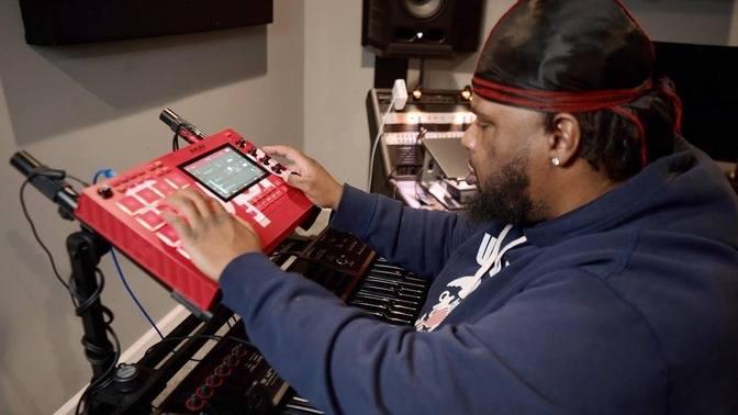 Honorable C NOTE Stops by and Cooks up INSANE Beat! | Videos | Bolo Da ...