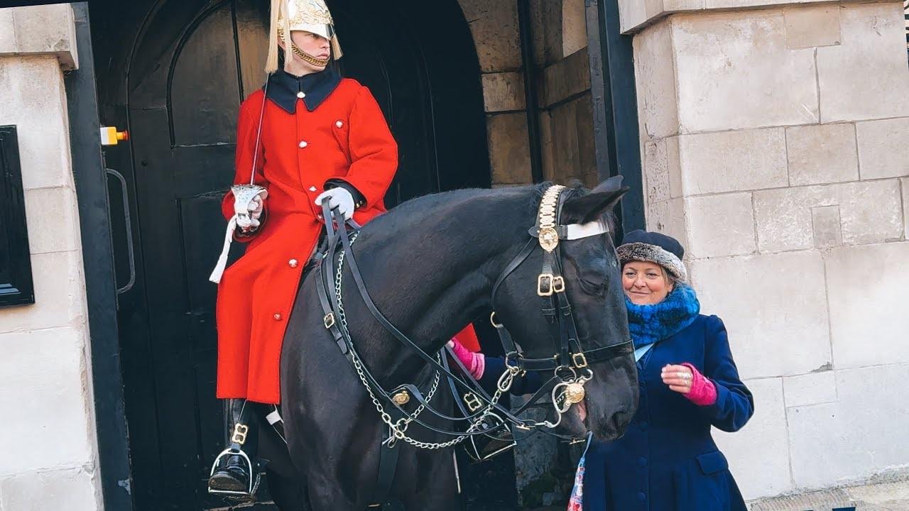 Heart Warming Moment Between A Special Lady and King’s Horse