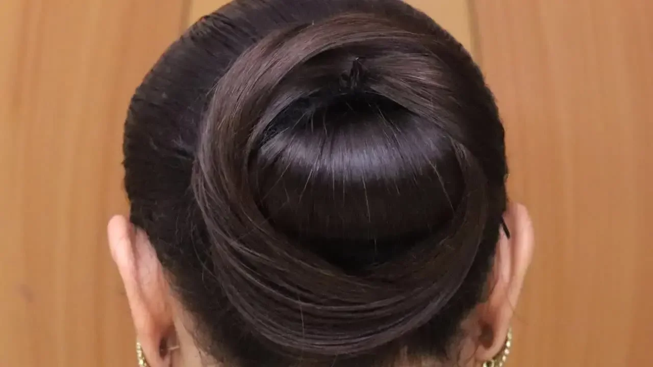 Hairstyle Tutorial सख फरच बन बनन  French bun hairstyle  Boldsky   video Dailymotion