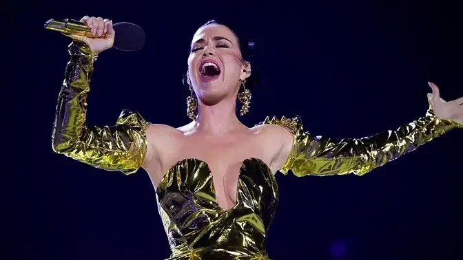 Katy Perry Performs Roar & Firework Live at The Coronation Concert