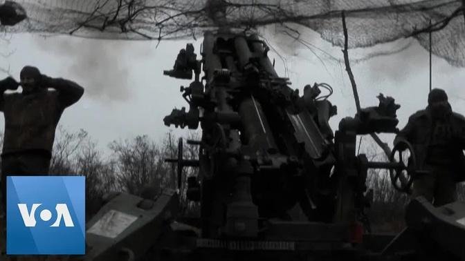 Ukrainian Unit Fires M777 Howitzer Near Siversk  | VOA News