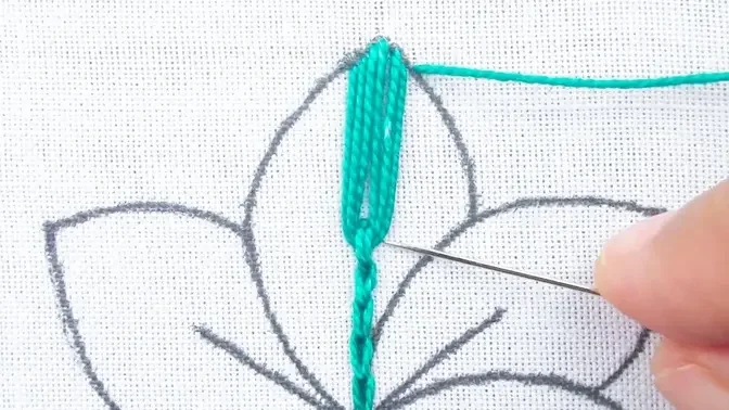 Very Unique Flower Hand Embroidery Tutorial / Latest Embroidery Design For Beginners
