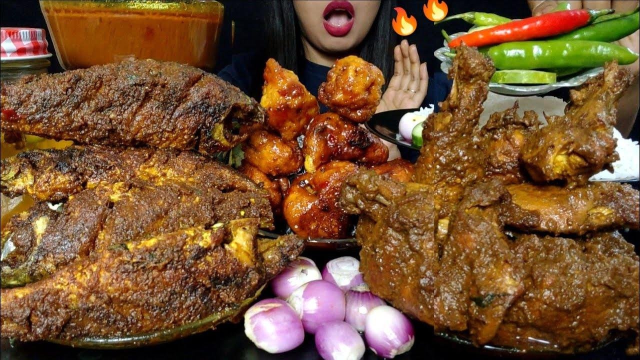 ASMR:EATING SPICY CHICKEN MASALA BHUNA,BIG PUTI FISH FRY,CHICKEN VEG PAKORA,RICE,CHILLI#hungrygirl
