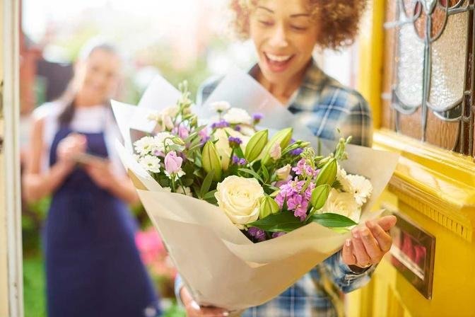 The Art of Gifting: Elevating Moments with Thoughtful Flower Delivery