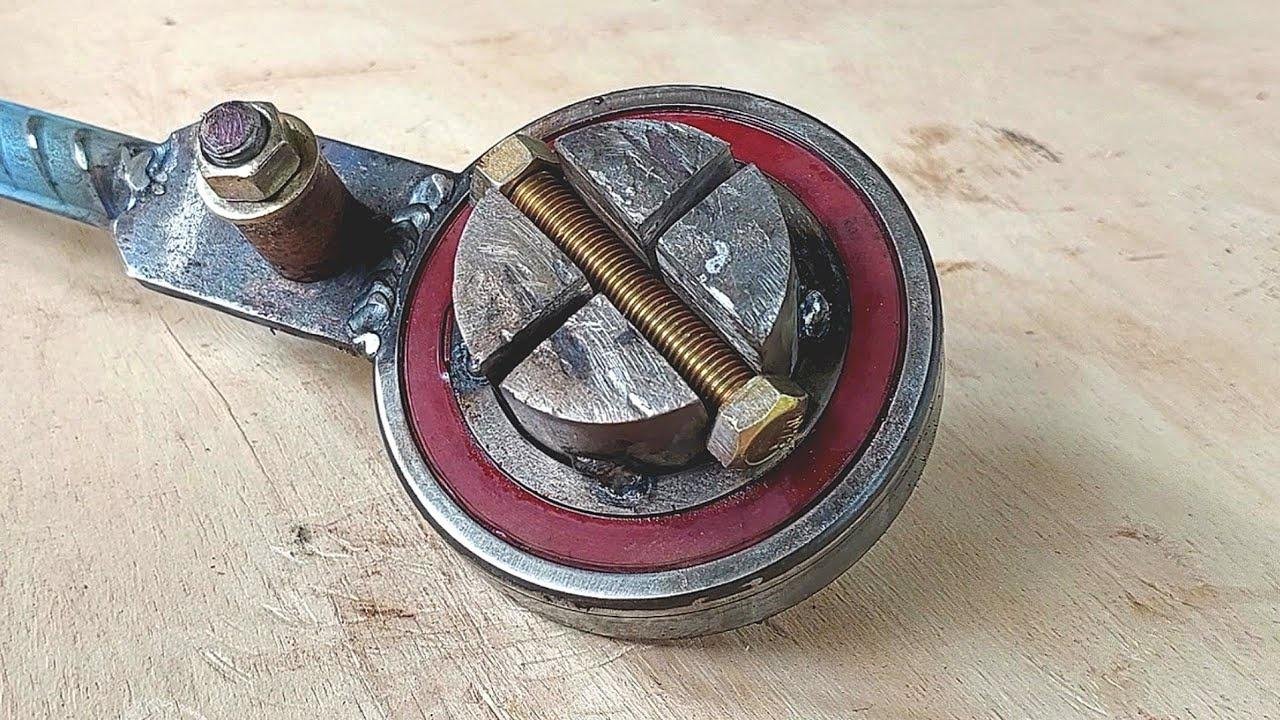 not everyone knows how welders make powerful metal bending tools | DIY metal bending tool.