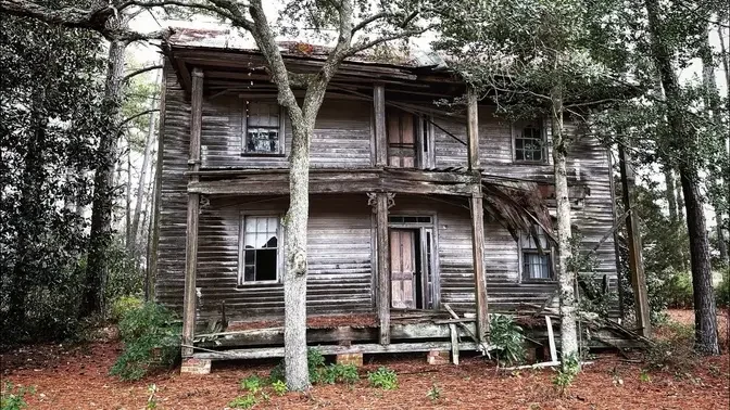 The Stunning Forgotten 190 year old Fox Manor House Down South in North Carolina