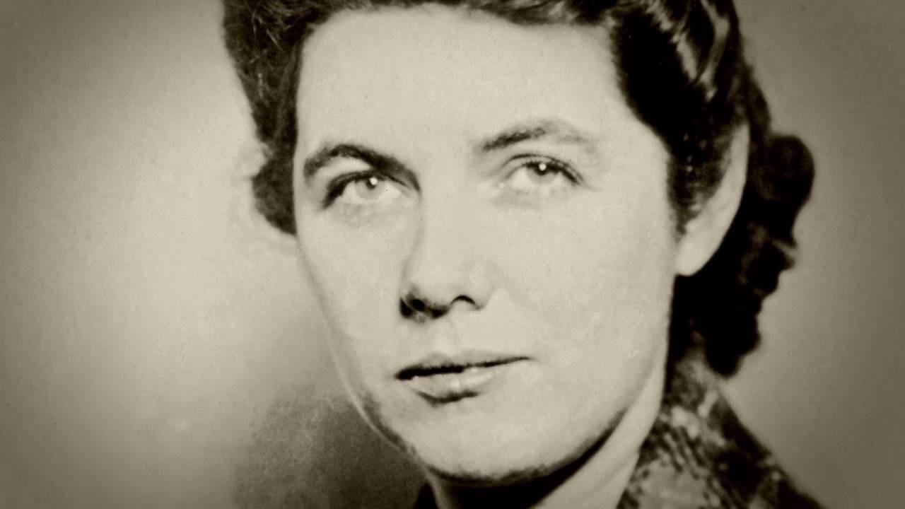 Defying the Nazis: Martha Learns Clandestine Work